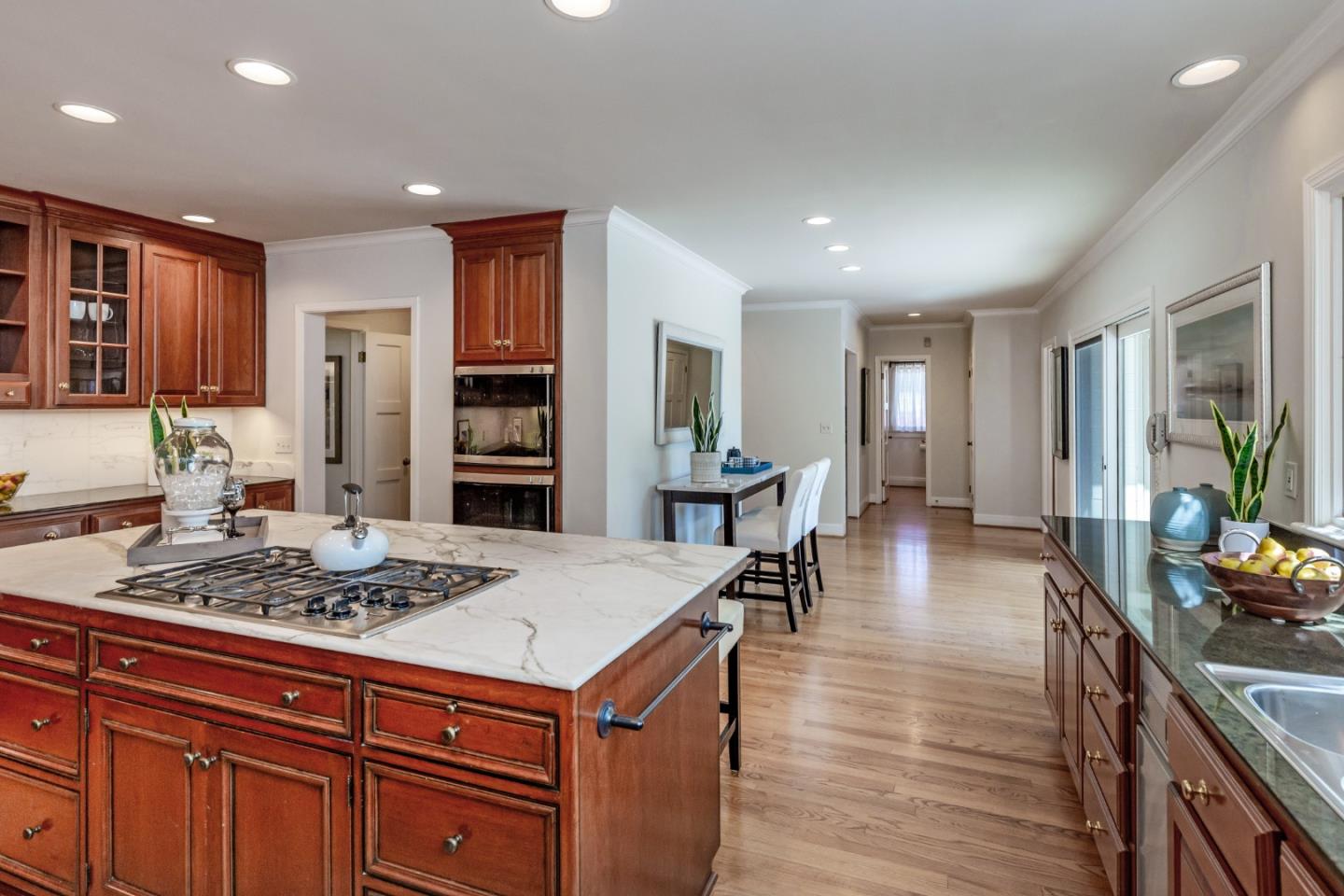 Detail Gallery Image 12 of 52 For 16000 Greenwood Rd, Monte Sereno,  CA 95030 - 5 Beds | 3/1 Baths