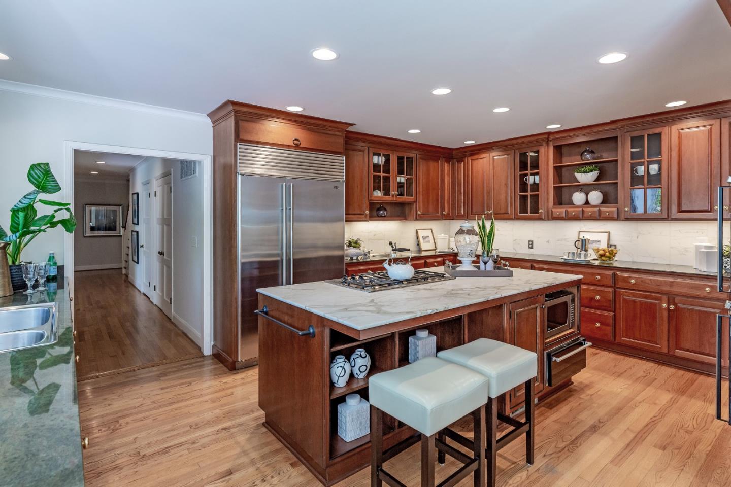 Detail Gallery Image 13 of 52 For 16000 Greenwood Rd, Monte Sereno,  CA 95030 - 5 Beds | 3/1 Baths