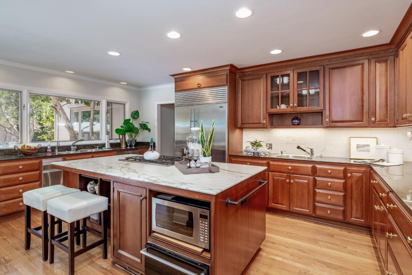 Detail Gallery Image 15 of 52 For 16000 Greenwood Rd, Monte Sereno,  CA 95030 - 5 Beds | 3/1 Baths
