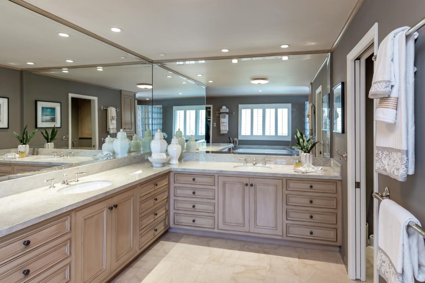 Detail Gallery Image 24 of 52 For 16000 Greenwood Rd, Monte Sereno,  CA 95030 - 5 Beds | 3/1 Baths