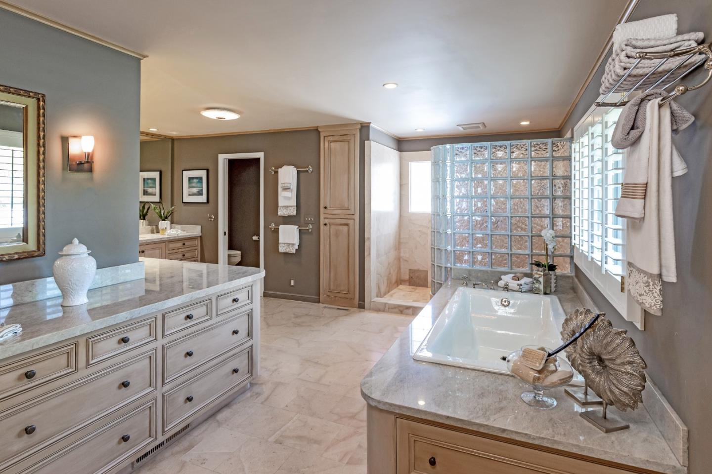 Detail Gallery Image 28 of 52 For 16000 Greenwood Rd, Monte Sereno,  CA 95030 - 5 Beds | 3/1 Baths