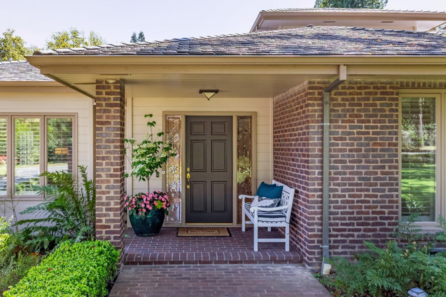 Detail Gallery Image 3 of 52 For 16000 Greenwood Rd, Monte Sereno,  CA 95030 - 5 Beds | 3/1 Baths