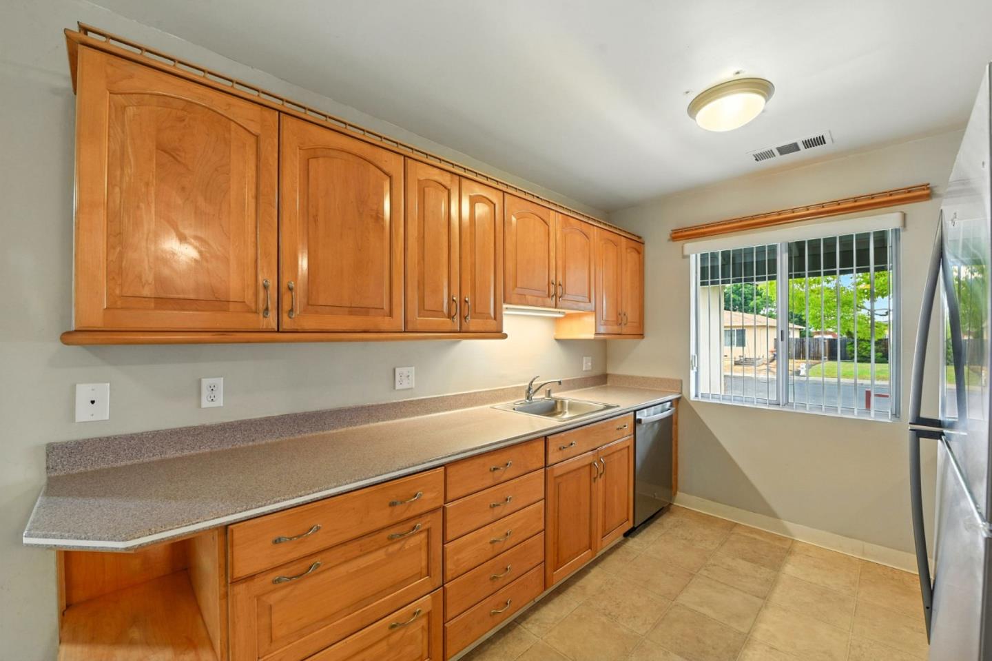 Detail Gallery Image 14 of 32 For 2170 Stebbins Ave, Santa Clara,  CA 95051 - 3 Beds | 2 Baths