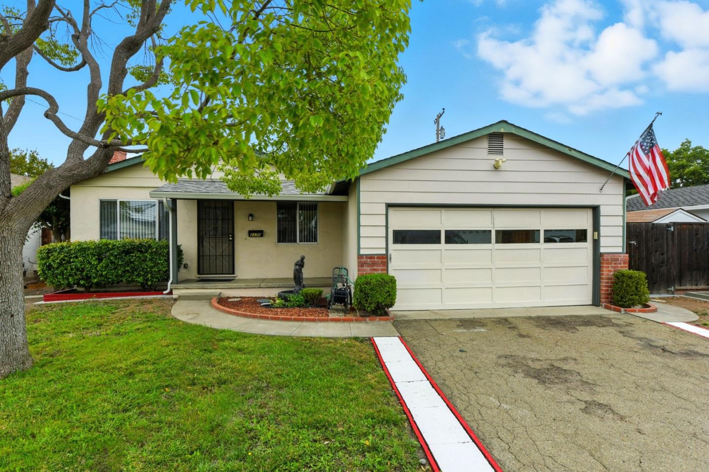 Detail Gallery Image 3 of 32 For 2170 Stebbins Ave, Santa Clara,  CA 95051 - 3 Beds | 2 Baths
