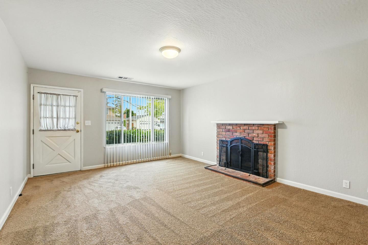 Detail Gallery Image 8 of 32 For 2170 Stebbins Ave, Santa Clara,  CA 95051 - 3 Beds | 2 Baths