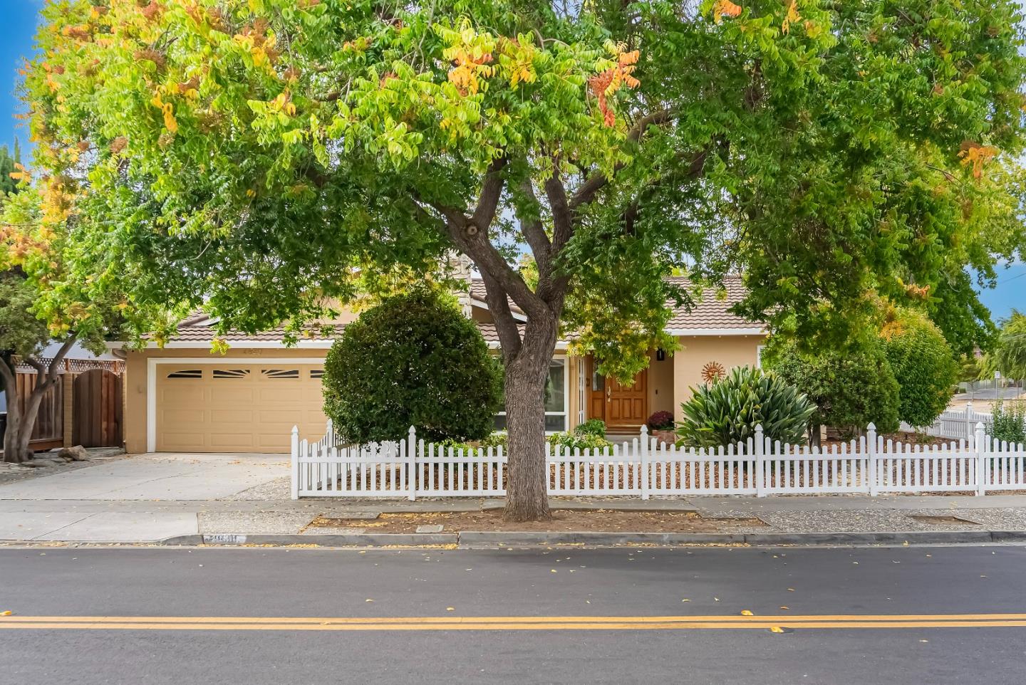 Detail Gallery Image 44 of 51 For 4640 Venice Way, San Jose,  CA 95129 - 4 Beds | 3 Baths