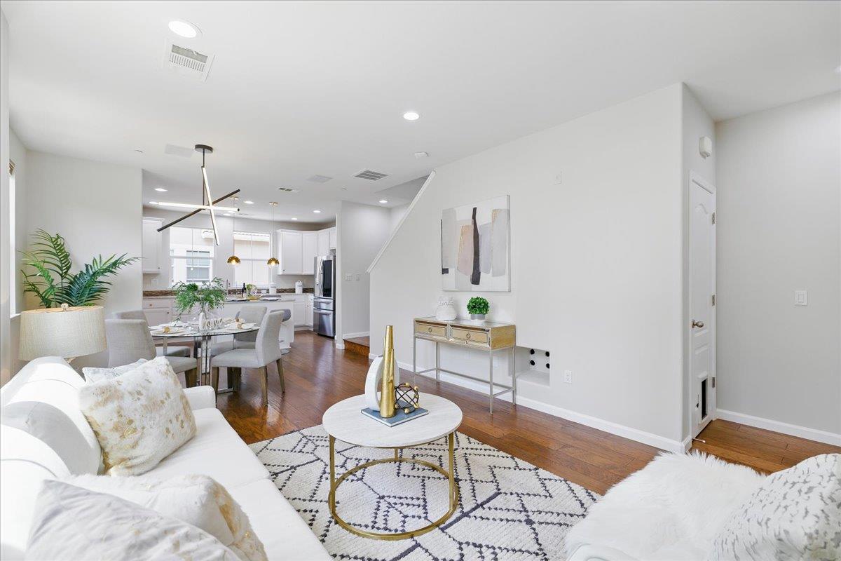 Detail Gallery Image 4 of 56 For 1581 Shore Pl #1,  Santa Clara,  CA 95054 - 4 Beds | 4 Baths