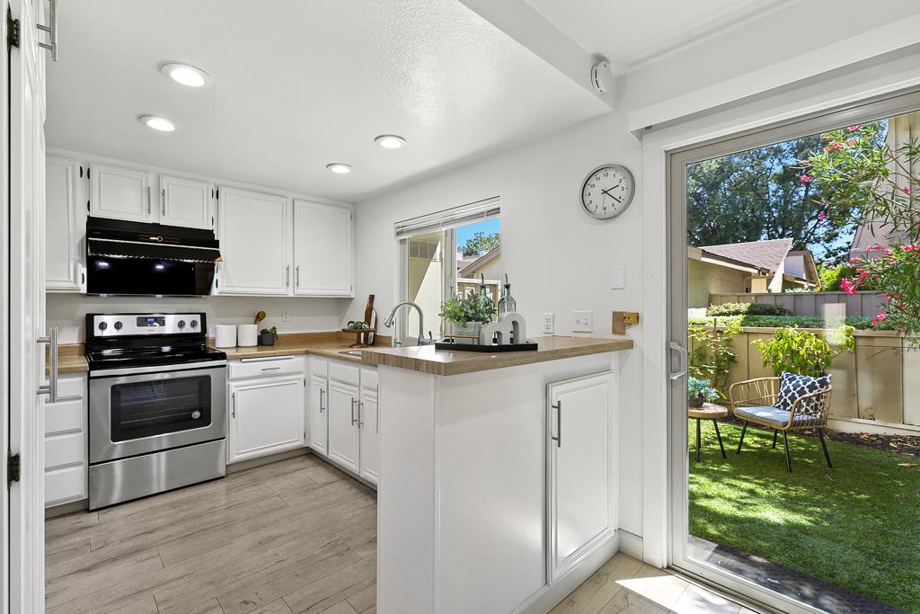 Detail Gallery Image 13 of 63 For 3133 Loma Verde Dr #39,  San Jose,  CA 95117 - 3 Beds | 2/1 Baths