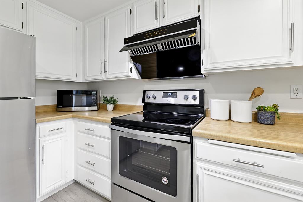 Detail Gallery Image 15 of 63 For 3133 Loma Verde Dr #39,  San Jose,  CA 95117 - 3 Beds | 2/1 Baths