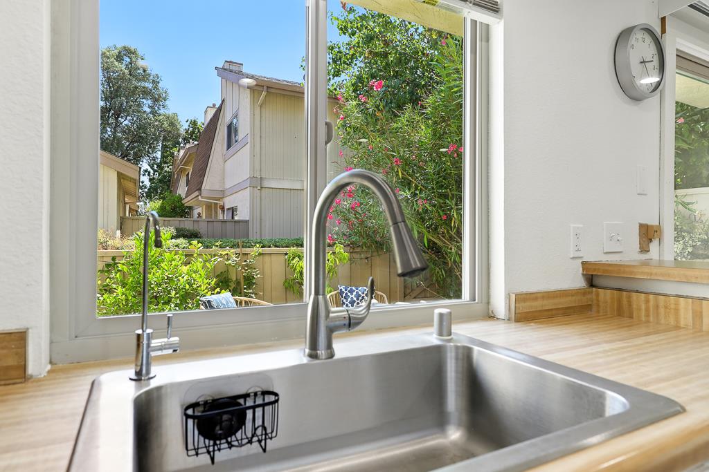 Detail Gallery Image 18 of 63 For 3133 Loma Verde Dr #39,  San Jose,  CA 95117 - 3 Beds | 2/1 Baths