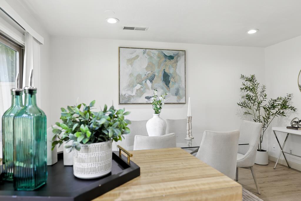 Detail Gallery Image 19 of 63 For 3133 Loma Verde Dr #39,  San Jose,  CA 95117 - 3 Beds | 2/1 Baths