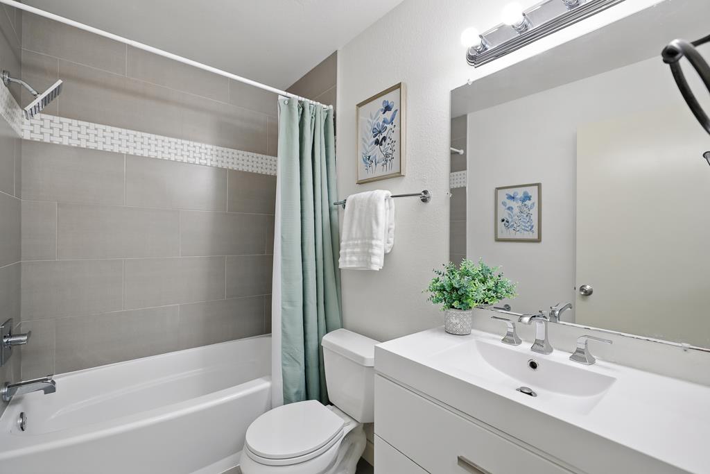 Detail Gallery Image 46 of 63 For 3133 Loma Verde Dr #39,  San Jose,  CA 95117 - 3 Beds | 2/1 Baths