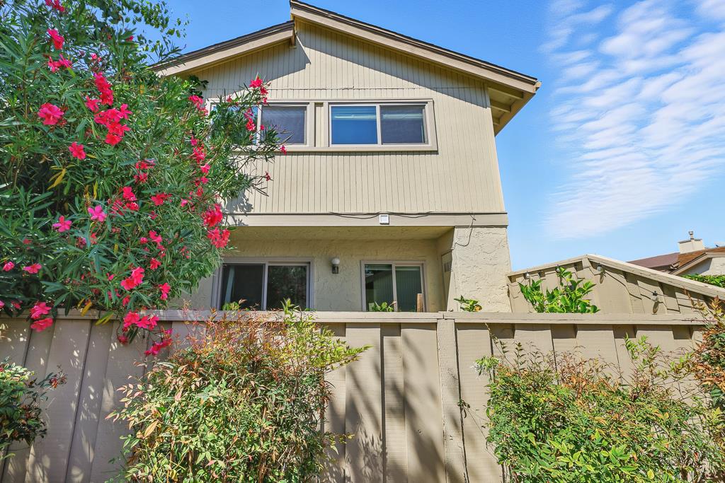 Detail Gallery Image 51 of 63 For 3133 Loma Verde Dr #39,  San Jose,  CA 95117 - 3 Beds | 2/1 Baths