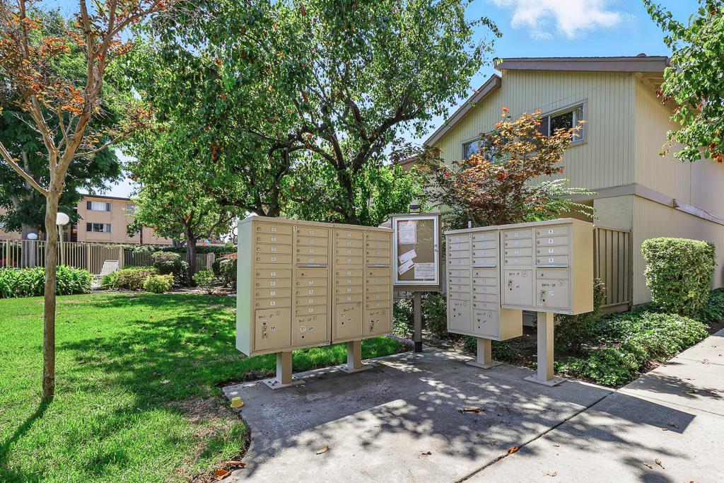 Detail Gallery Image 55 of 63 For 3133 Loma Verde Dr #39,  San Jose,  CA 95117 - 3 Beds | 2/1 Baths