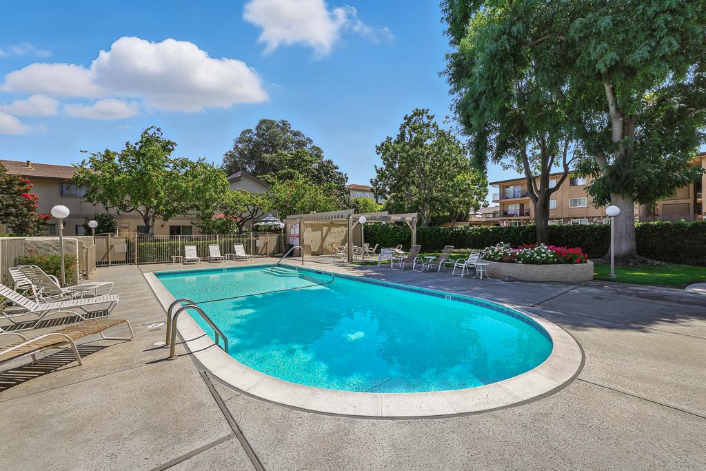 Detail Gallery Image 56 of 63 For 3133 Loma Verde Dr #39,  San Jose,  CA 95117 - 3 Beds | 2/1 Baths
