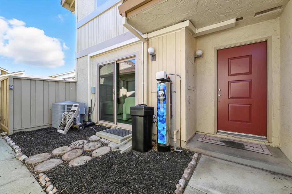 Detail Gallery Image 6 of 63 For 3133 Loma Verde Dr #39,  San Jose,  CA 95117 - 3 Beds | 2/1 Baths