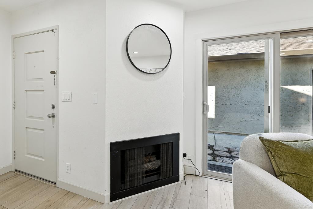 Detail Gallery Image 7 of 63 For 3133 Loma Verde Dr #39,  San Jose,  CA 95117 - 3 Beds | 2/1 Baths