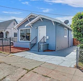 Detail Gallery Image 1 of 19 For 1750 68th Ave, Oakland,  CA 94621 - 4 Beds | 3 Baths