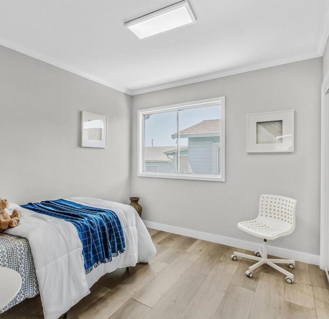 Detail Gallery Image 16 of 19 For 1750 68th Ave, Oakland,  CA 94621 - 4 Beds | 3 Baths