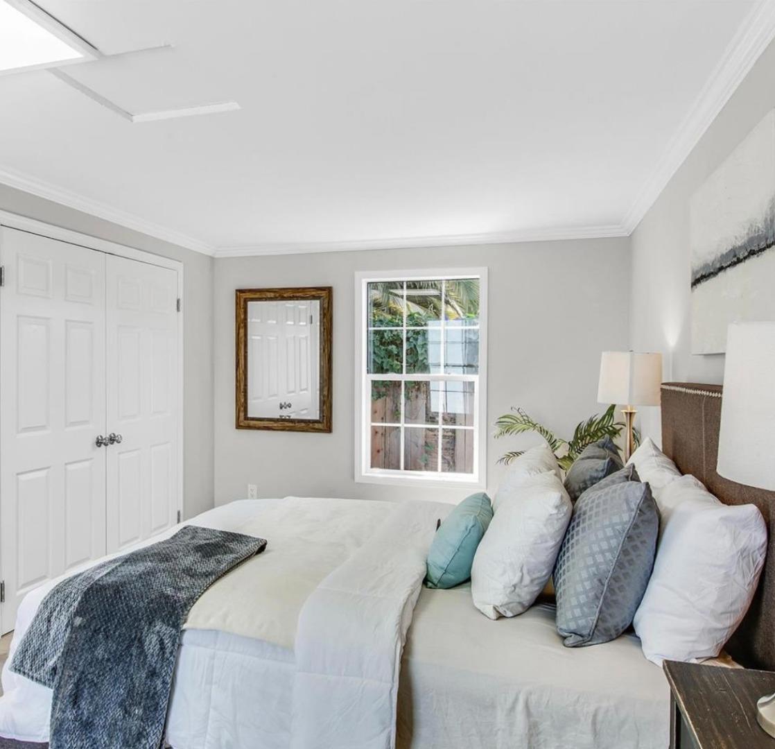Detail Gallery Image 9 of 19 For 1750 68th Ave, Oakland,  CA 94621 - 4 Beds | 3 Baths