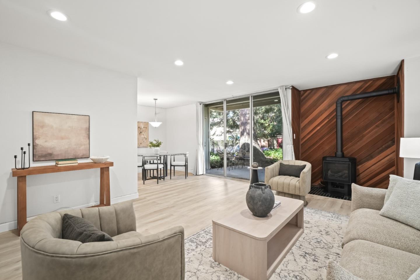Detail Gallery Image 4 of 22 For 505 Cypress Point Dr #186,  Mountain View,  CA 94043 - 2 Beds | 2 Baths