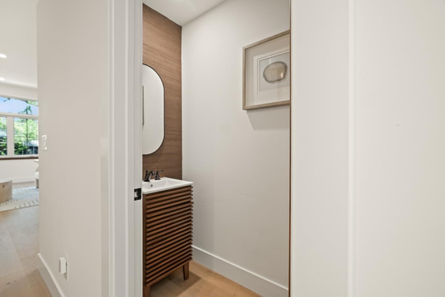 Detail Gallery Image 10 of 38 For 911 Peggy Ln, Menlo Park,  CA 94025 - 4 Beds | 2/1 Baths