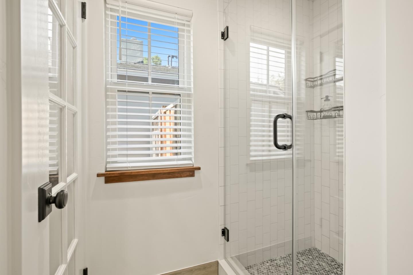 Detail Gallery Image 15 of 38 For 911 Peggy Ln, Menlo Park,  CA 94025 - 4 Beds | 2/1 Baths