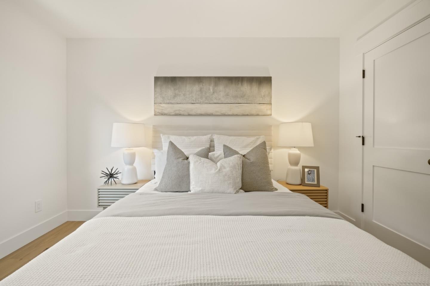 Detail Gallery Image 29 of 38 For 911 Peggy Ln, Menlo Park,  CA 94025 - 4 Beds | 2/1 Baths