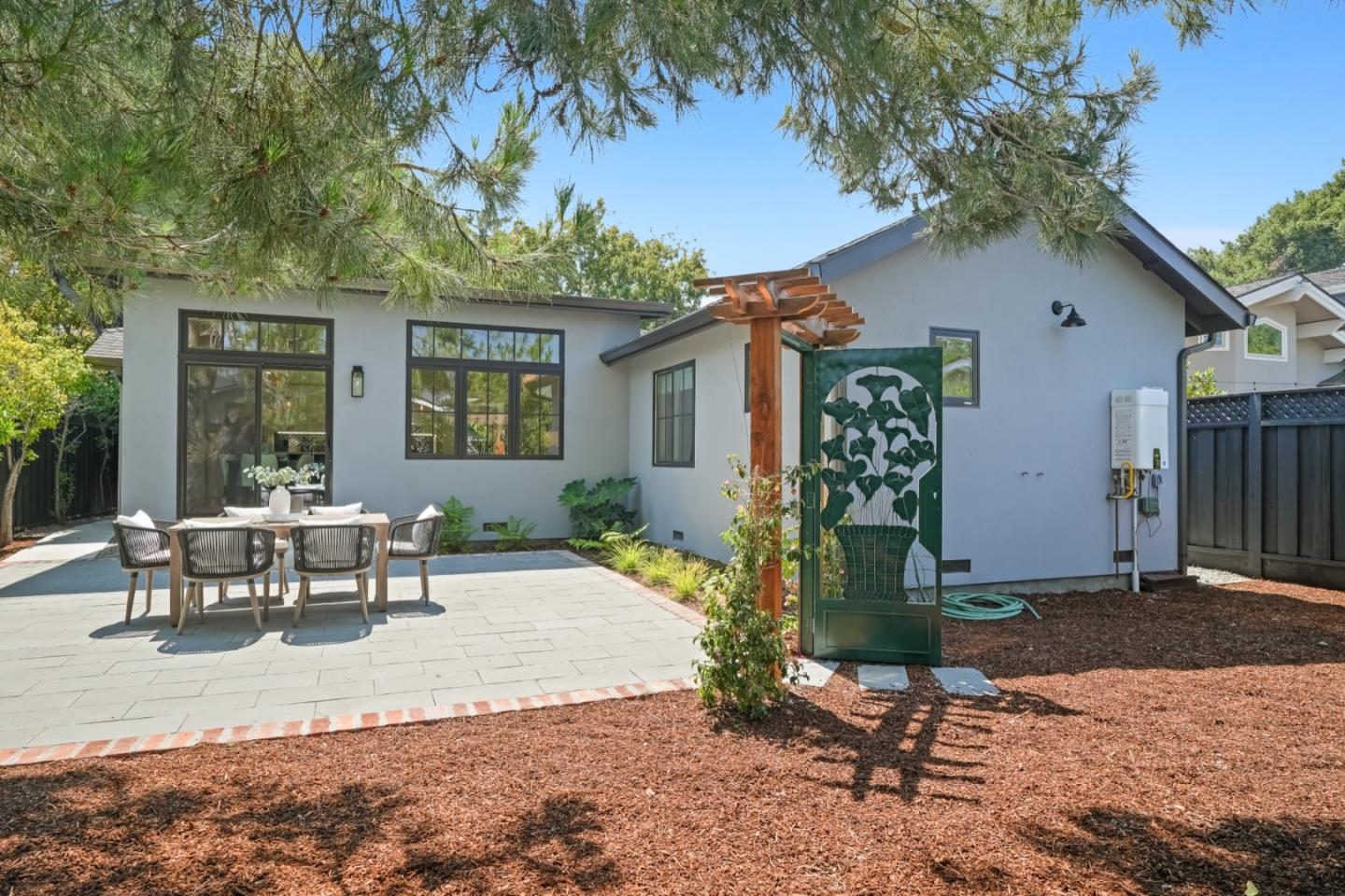 Detail Gallery Image 38 of 38 For 911 Peggy Ln, Menlo Park,  CA 94025 - 4 Beds | 2/1 Baths