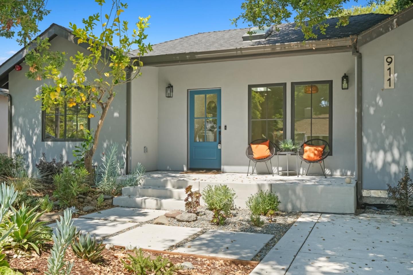 Detail Gallery Image 4 of 38 For 911 Peggy Ln, Menlo Park,  CA 94025 - 4 Beds | 2/1 Baths
