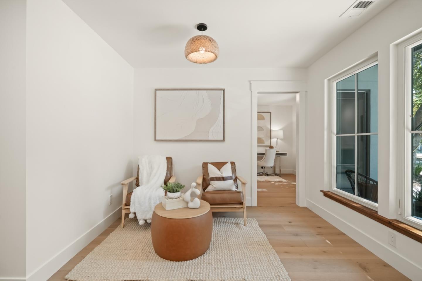 Detail Gallery Image 6 of 38 For 911 Peggy Ln, Menlo Park,  CA 94025 - 4 Beds | 2/1 Baths