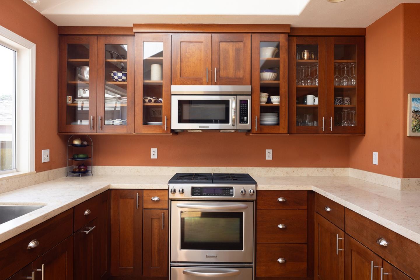 Detail Gallery Image 11 of 30 For 831 Spruce Ave, Pacific Grove,  CA 93950 - 3 Beds | 2 Baths