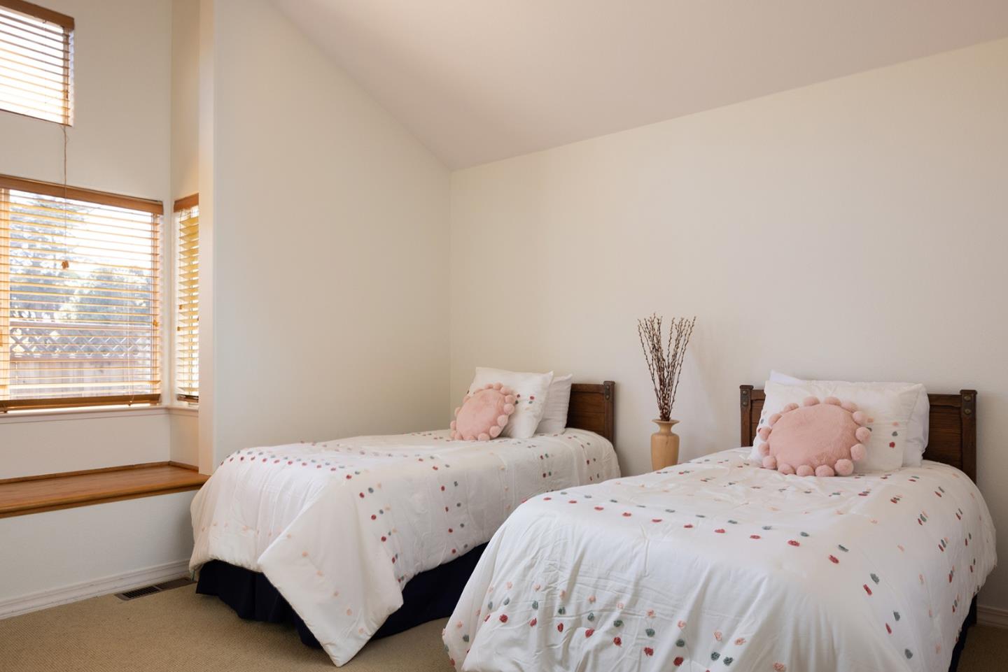 Detail Gallery Image 14 of 30 For 831 Spruce Ave, Pacific Grove,  CA 93950 - 3 Beds | 2 Baths