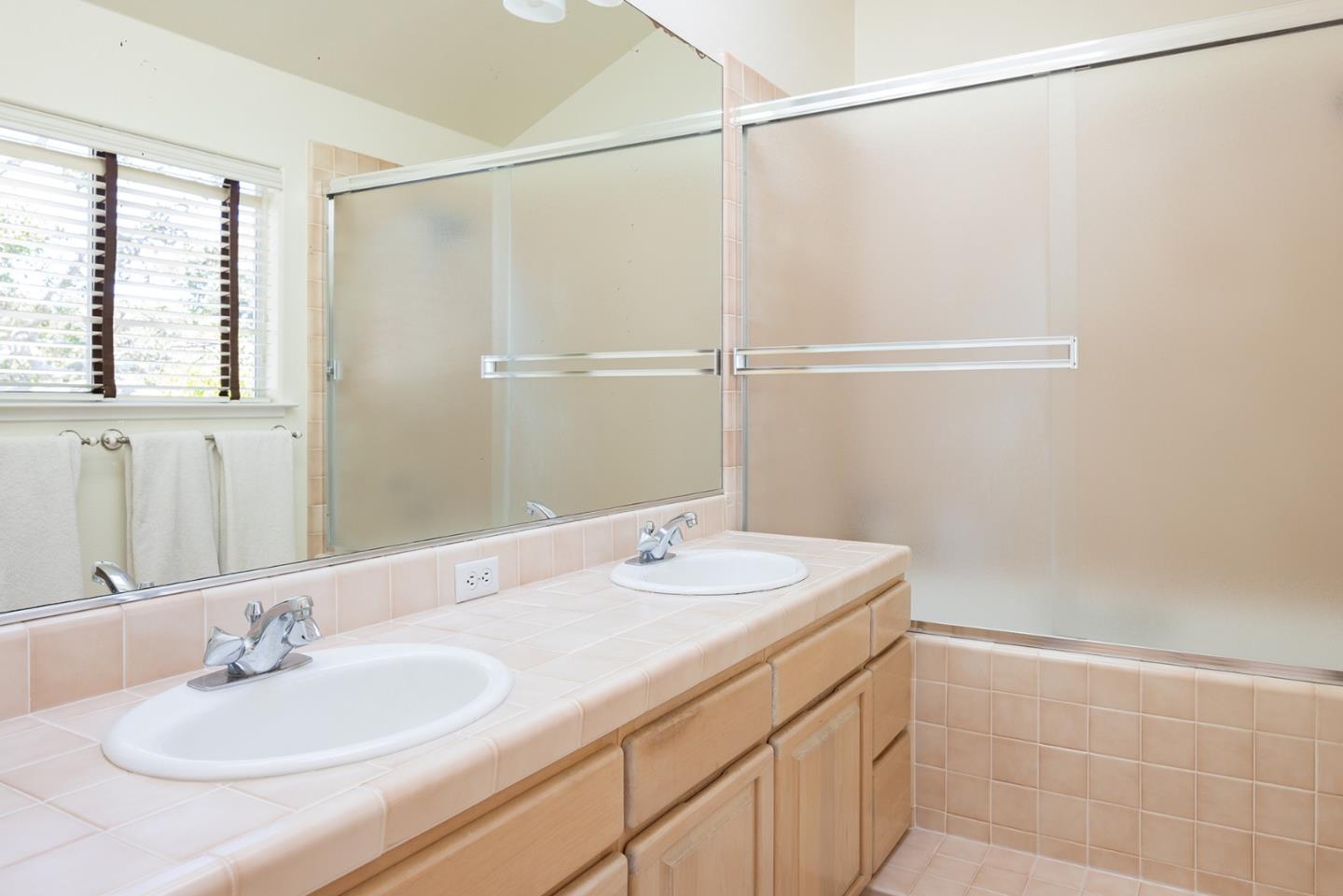 Detail Gallery Image 18 of 30 For 831 Spruce Ave, Pacific Grove,  CA 93950 - 3 Beds | 2 Baths