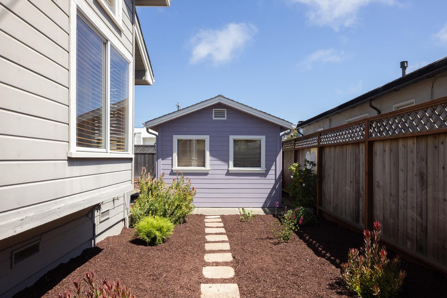 Detail Gallery Image 21 of 30 For 831 Spruce Ave, Pacific Grove,  CA 93950 - 3 Beds | 2 Baths