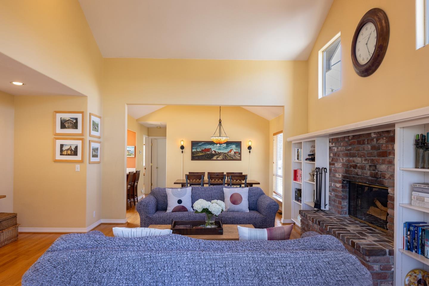 Detail Gallery Image 5 of 30 For 831 Spruce Ave, Pacific Grove,  CA 93950 - 3 Beds | 2 Baths