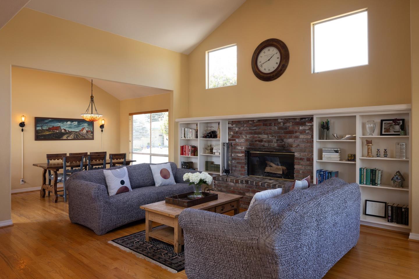 Detail Gallery Image 8 of 30 For 831 Spruce Ave, Pacific Grove,  CA 93950 - 3 Beds | 2 Baths