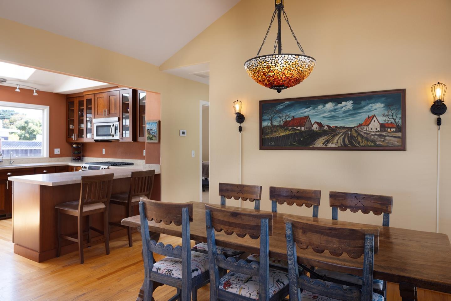 Detail Gallery Image 9 of 30 For 831 Spruce Ave, Pacific Grove,  CA 93950 - 3 Beds | 2 Baths