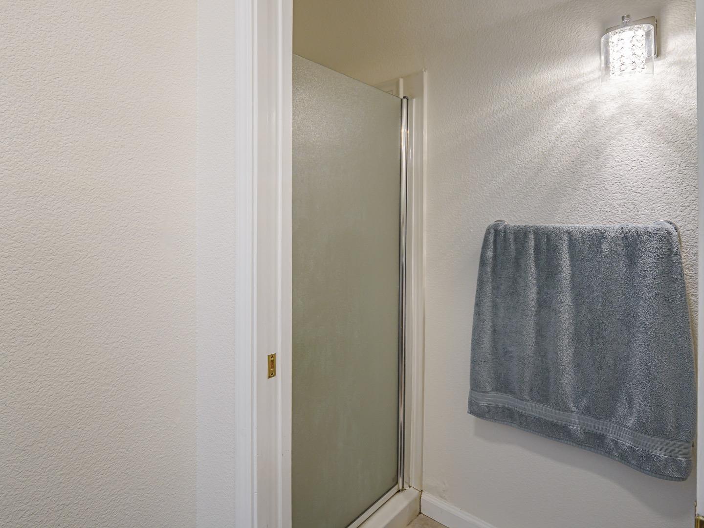 Detail Gallery Image 16 of 28 For 4 Holly Dr #B,  Freedom,  CA 95019 - 2 Beds | 2/1 Baths