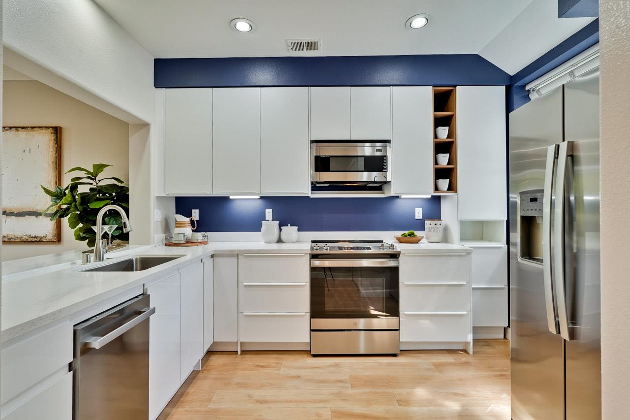 Detail Gallery Image 15 of 38 For 903 Sunrose Ter #103,  Sunnyvale,  CA 94086 - 2 Beds | 2 Baths