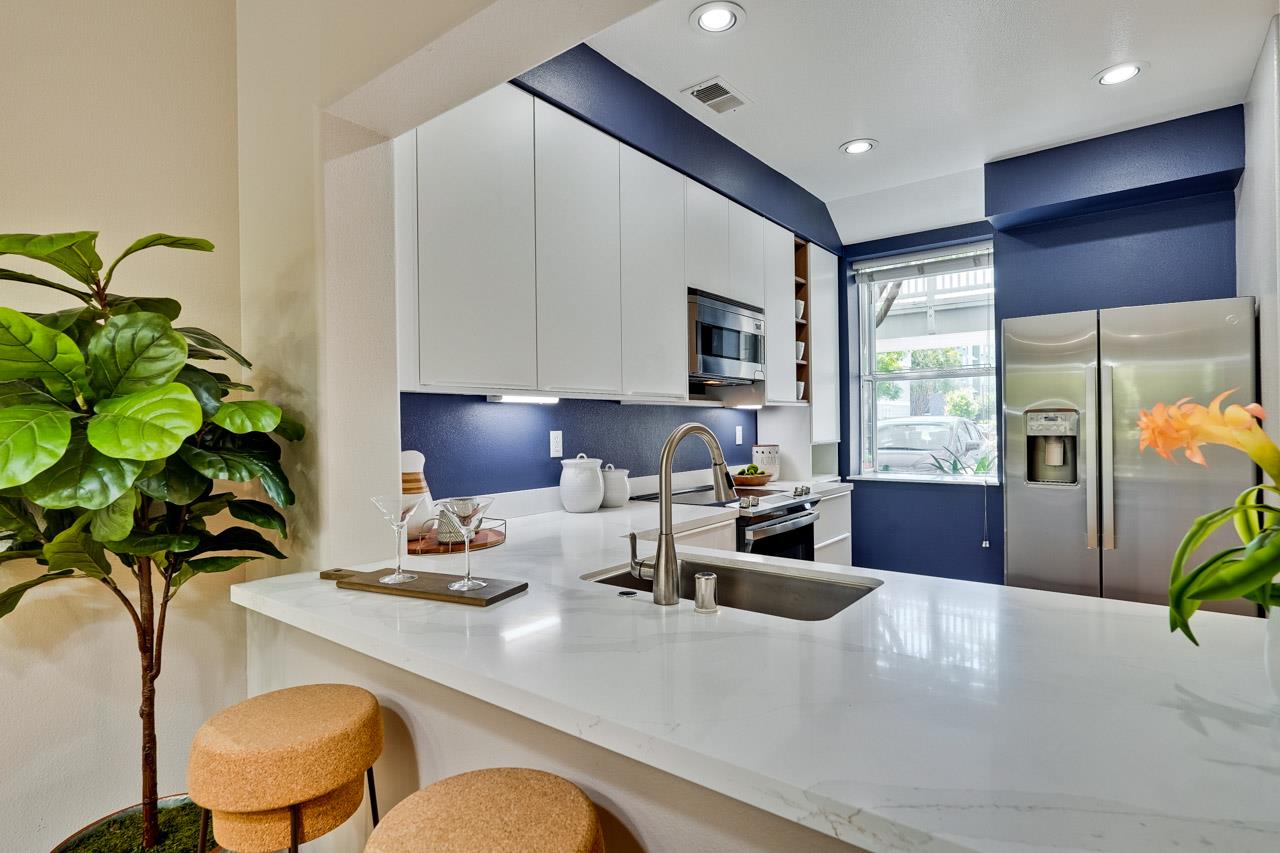 Detail Gallery Image 16 of 38 For 903 Sunrose Ter #103,  Sunnyvale,  CA 94086 - 2 Beds | 2 Baths