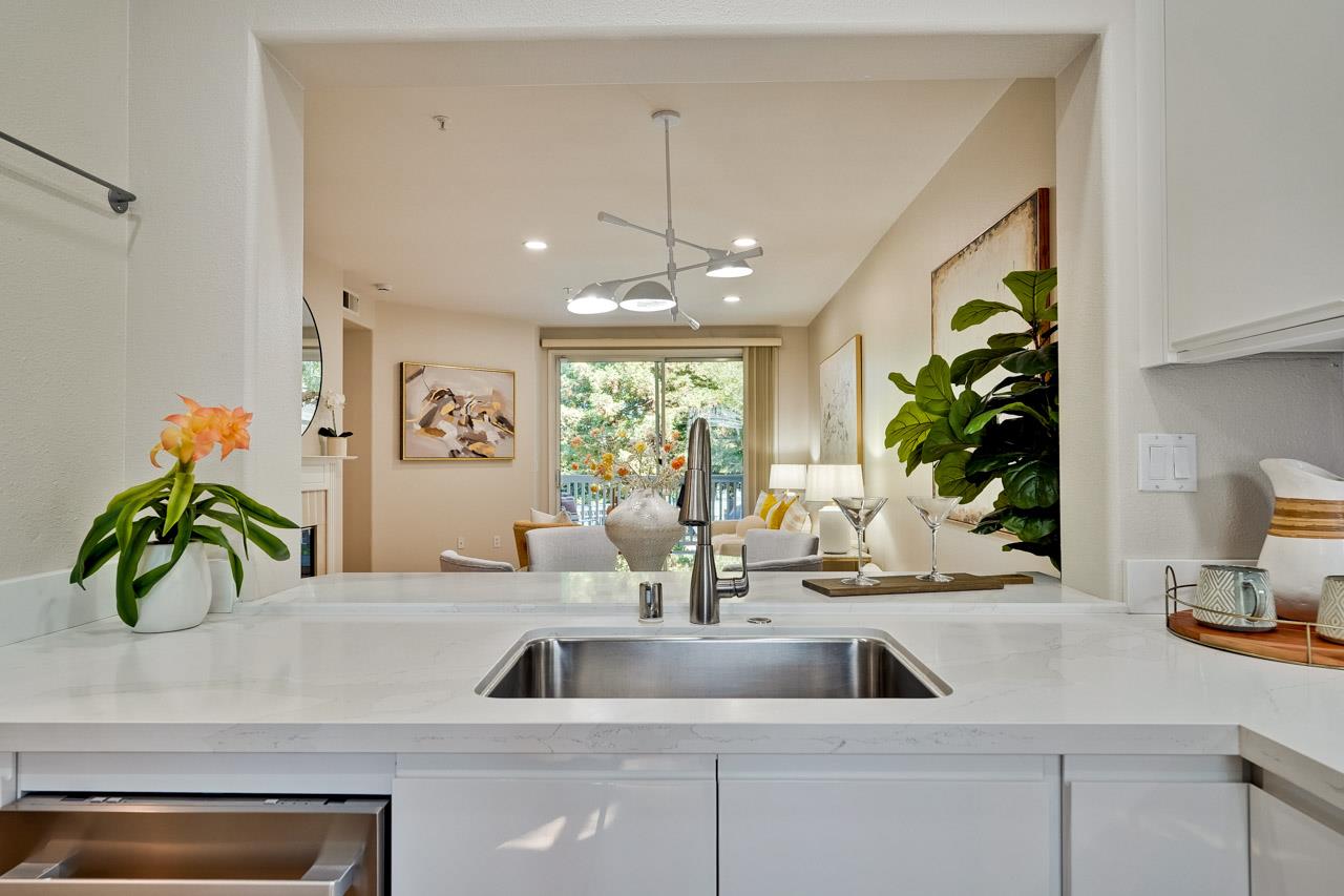 Detail Gallery Image 19 of 38 For 903 Sunrose Ter #103,  Sunnyvale,  CA 94086 - 2 Beds | 2 Baths