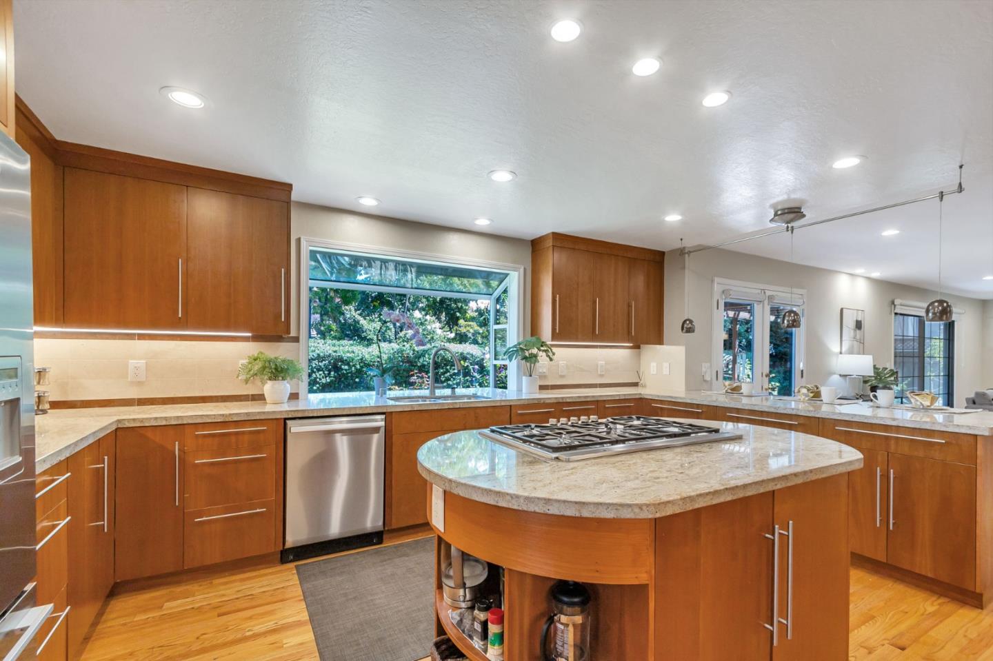 Detail Gallery Image 14 of 52 For 10240 Randy Ln, Cupertino,  CA 95014 - 5 Beds | 3 Baths