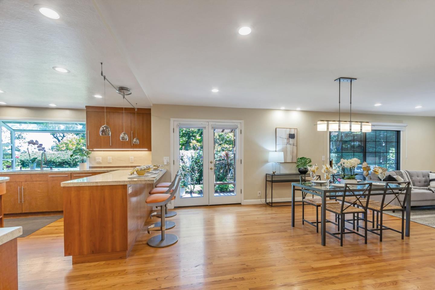 Detail Gallery Image 18 of 52 For 10240 Randy Ln, Cupertino,  CA 95014 - 5 Beds | 3 Baths