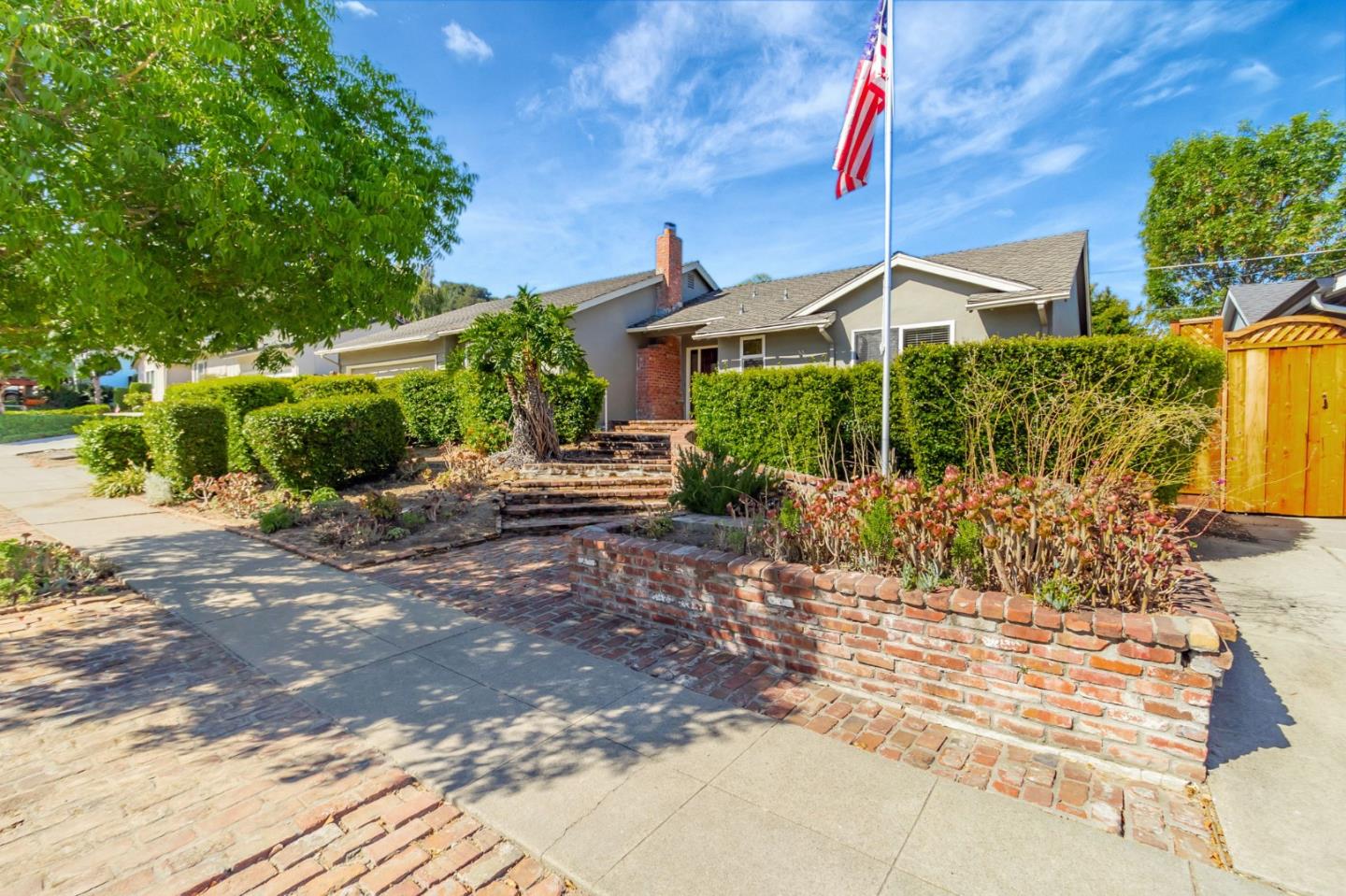 Detail Gallery Image 3 of 37 For 5513 Blossom Acres Dr, San Jose,  CA 95124 - 4 Beds | 3 Baths