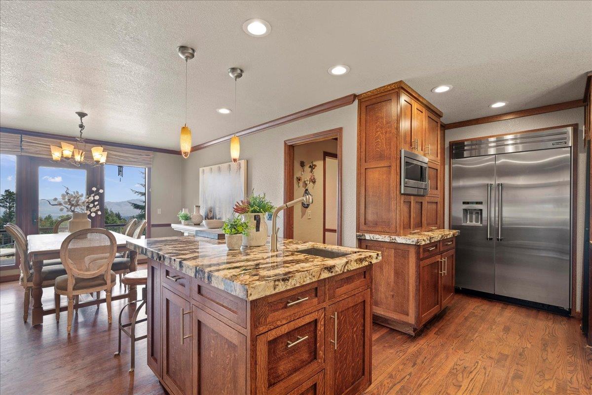 Detail Gallery Image 15 of 64 For 19960 Skyline Blvd, Los Gatos,  CA 95033 - 4 Beds | 3/1 Baths