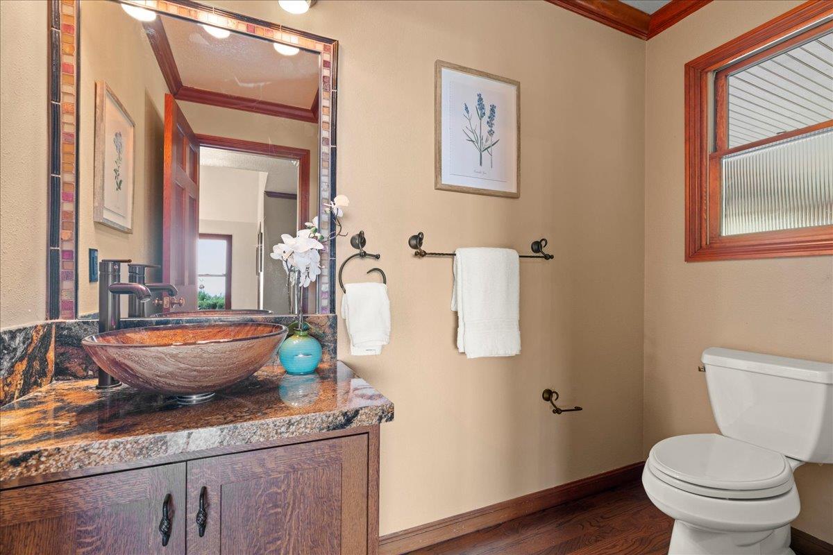 Detail Gallery Image 18 of 64 For 19960 Skyline Blvd, Los Gatos,  CA 95033 - 4 Beds | 3/1 Baths