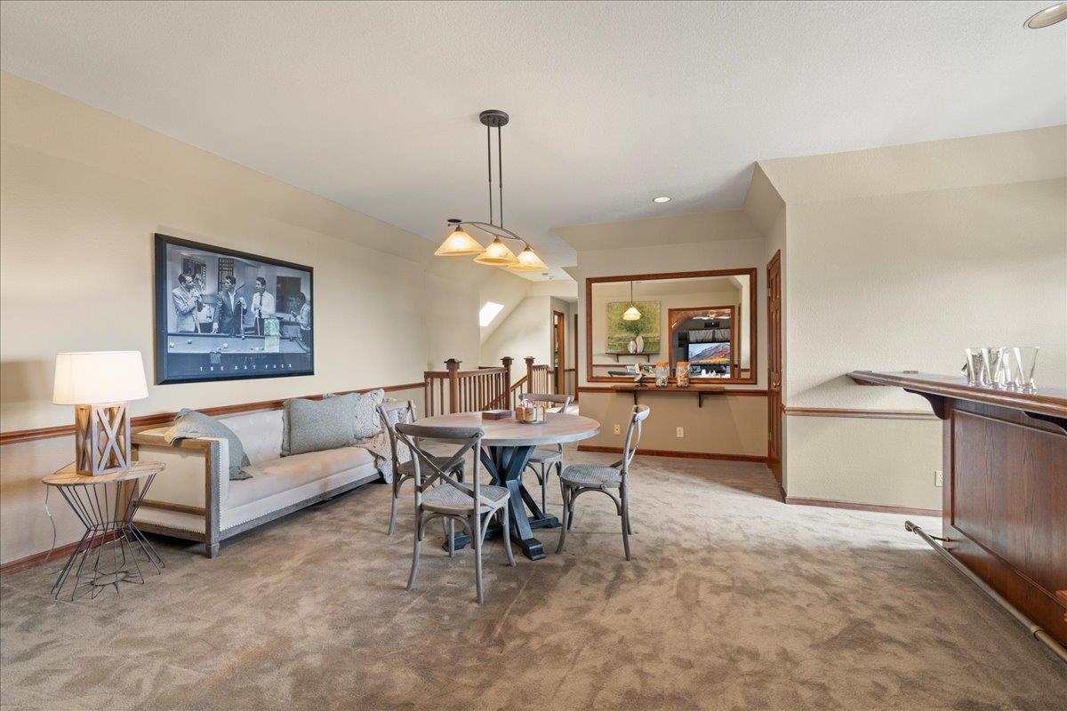 Detail Gallery Image 31 of 64 For 19960 Skyline Blvd, Los Gatos,  CA 95033 - 4 Beds | 3/1 Baths