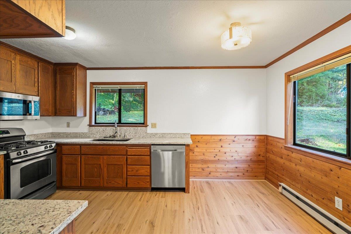 Detail Gallery Image 67 of 75 For 19960 Skyline Blvd, Los Gatos,  CA 95033 - 4 Beds | 3/1 Baths