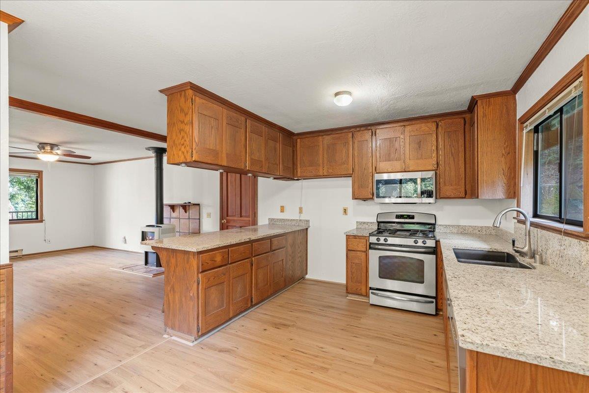 Detail Gallery Image 68 of 75 For 19960 Skyline Blvd, Los Gatos,  CA 95033 - 4 Beds | 3/1 Baths